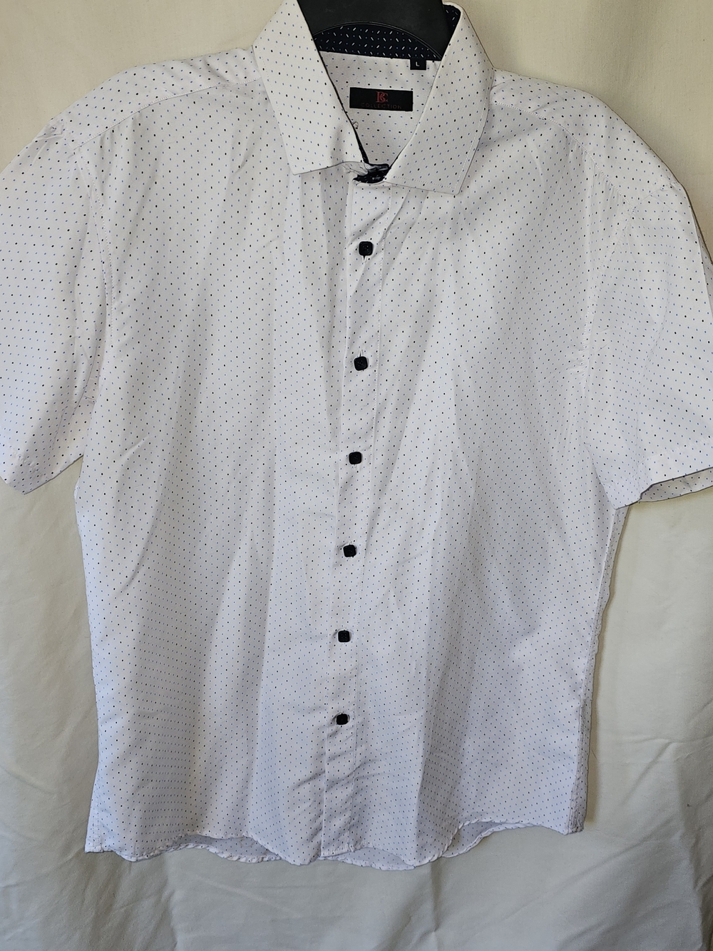 Men's White Short-Sleeve Dress Shirt with Subtle Dot Pattern